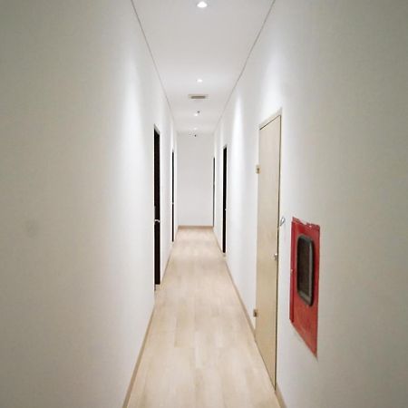 OYO 344 KR Hotel Palembang Buitenkant foto