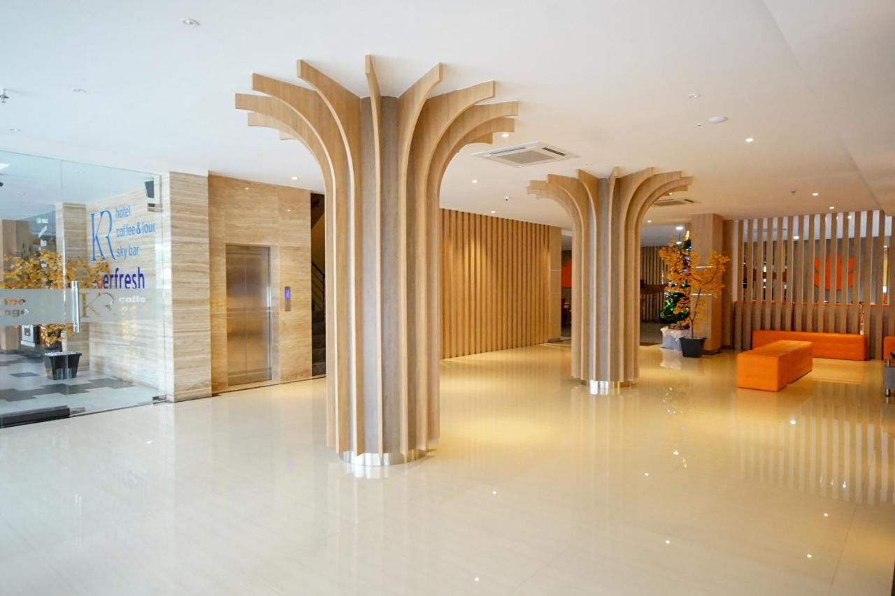 OYO 344 KR Hotel Palembang Buitenkant foto