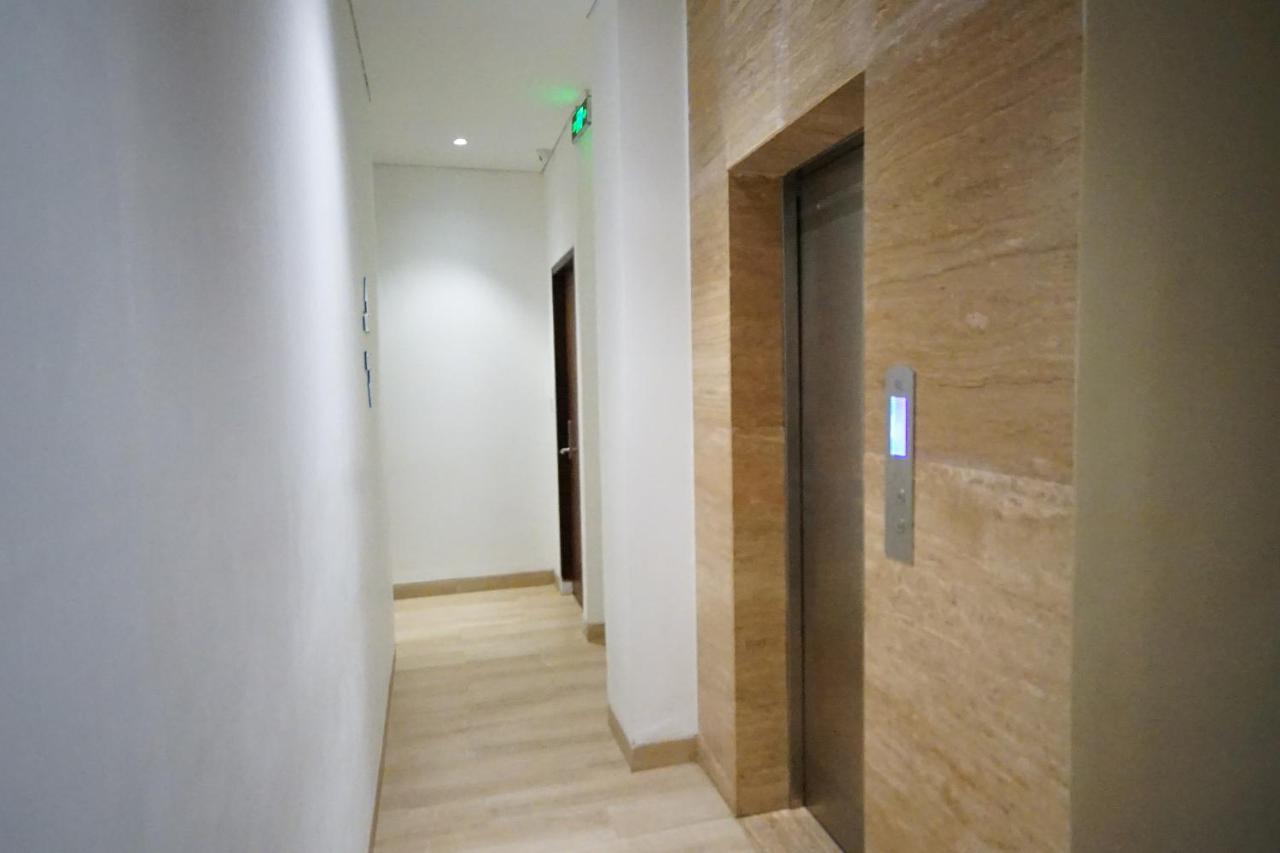 OYO 344 KR Hotel Palembang Buitenkant foto