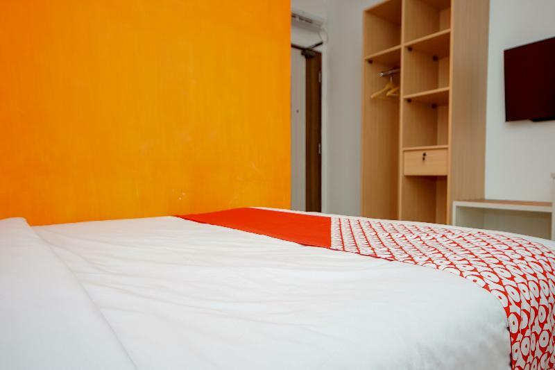 OYO 344 KR Hotel Palembang Buitenkant foto